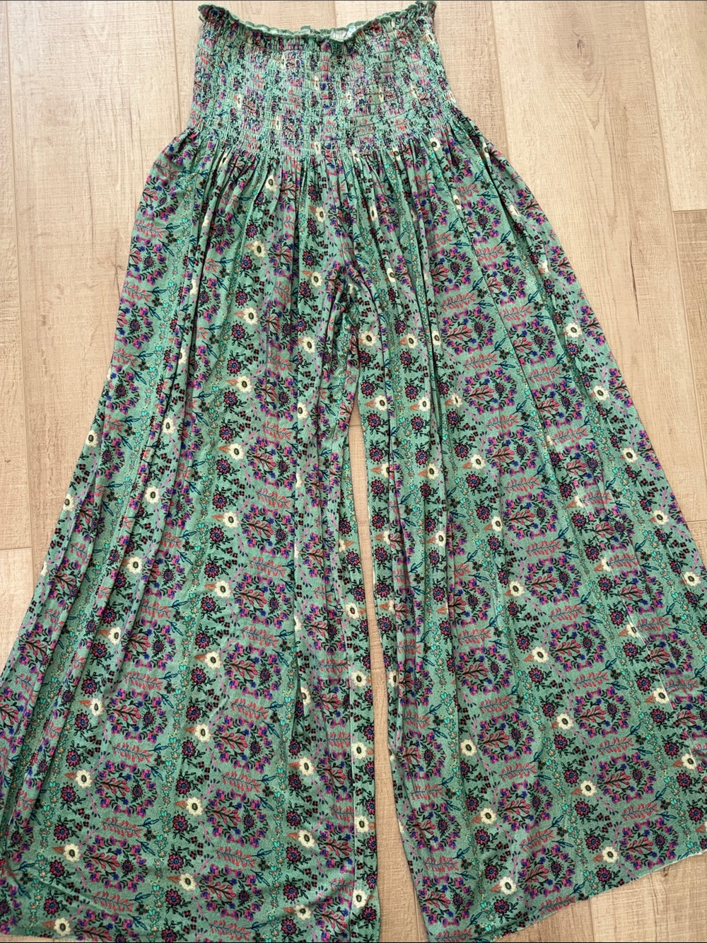 NATURAL LIFE Butter Soft Wide Leg Green Floral Smocked Palazzo boho Pants-Small